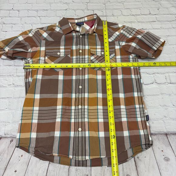Patagonia Men Short Sleeve Button Down Shirt Top Size Medium Plaid C026 -22 - Picture 2 of 14